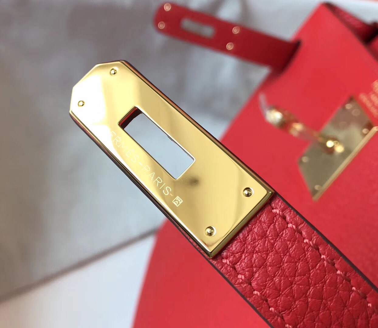 H**mes kelly 28cm retourne bag in red clemence leather