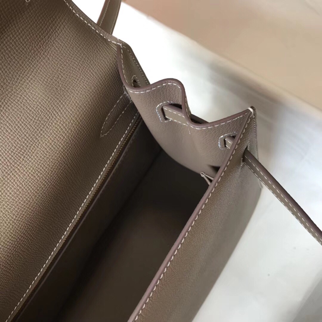 H**mes kelly 28cm sellier bag in taupe epsom leather
