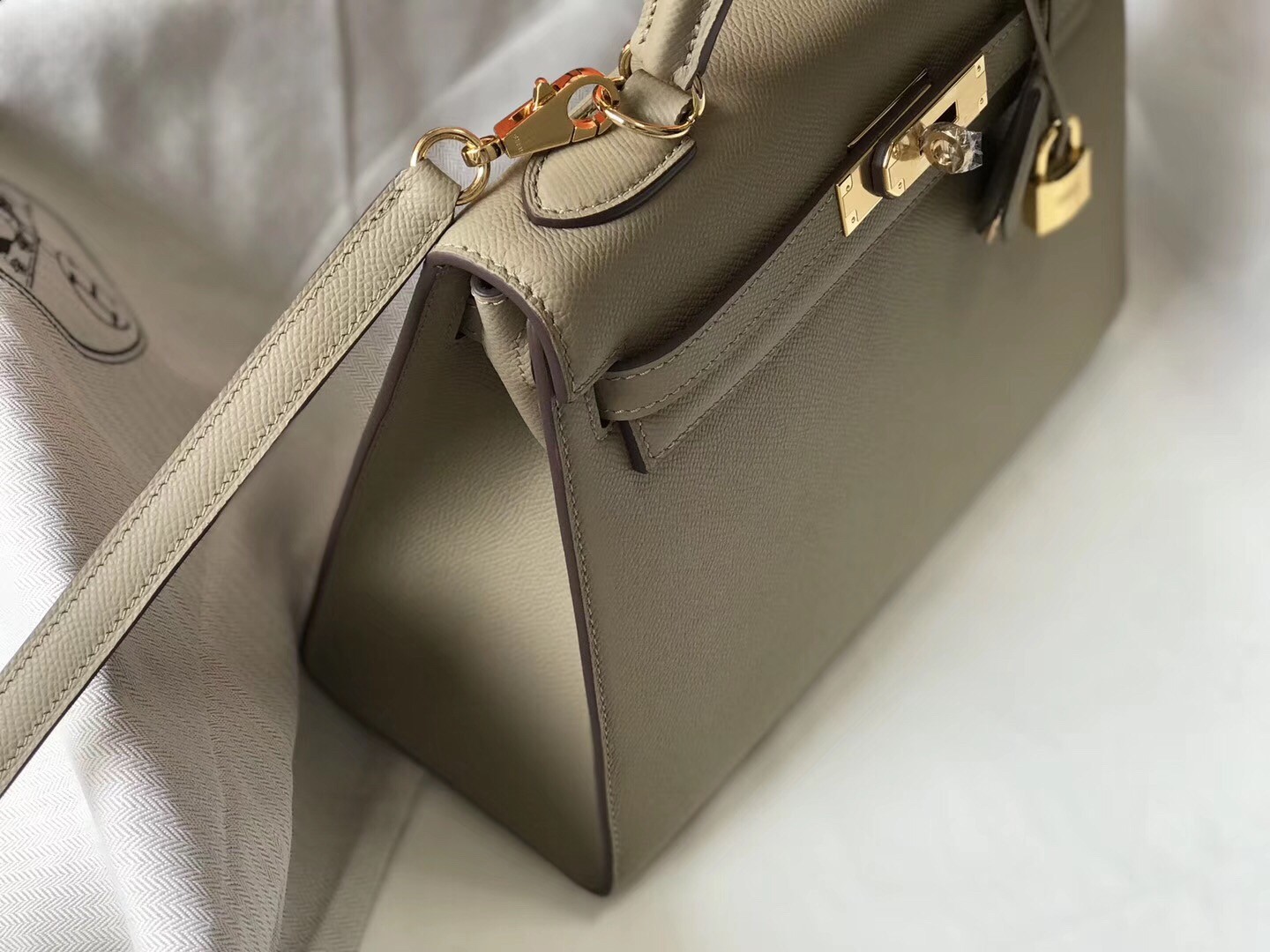 H**mes kelly 28cm sellier bag in tourterelle epsom leather
