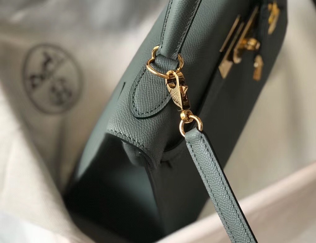 H**mes kelly 28cm sellier bag in vert amande epsom leather