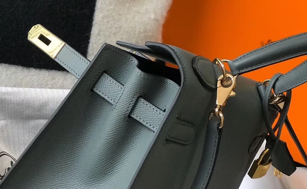 H**mes kelly 28cm sellier bag in vert amande epsom leather