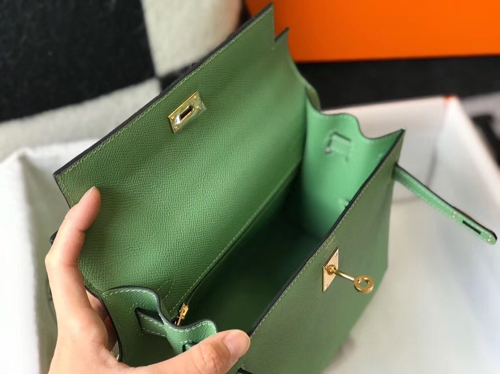 H**mes kelly 28cm sellier bag in vert criquet epsom leather