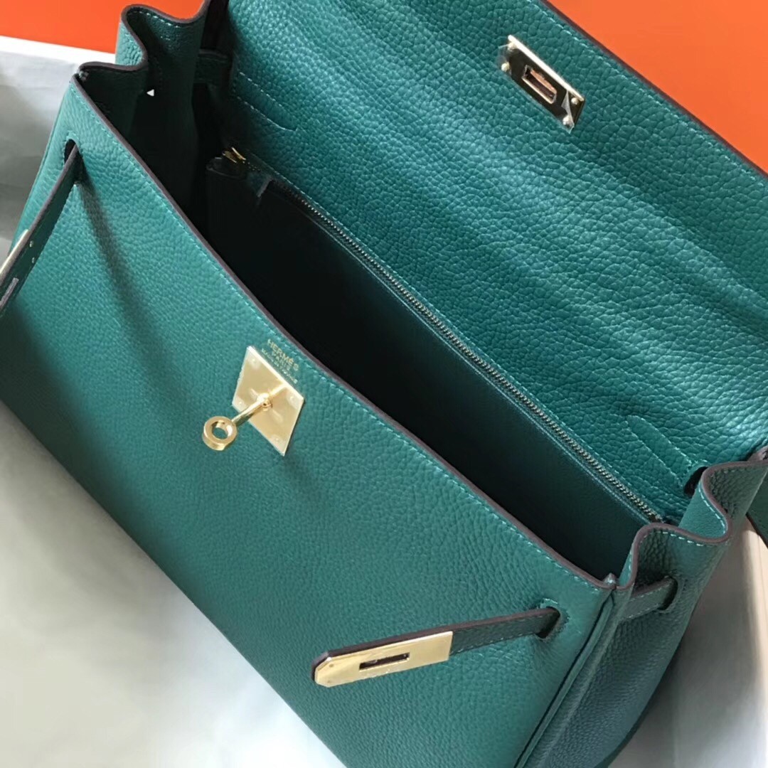 H**mes kelly 32cm retourne bag in malachite clemence leather
