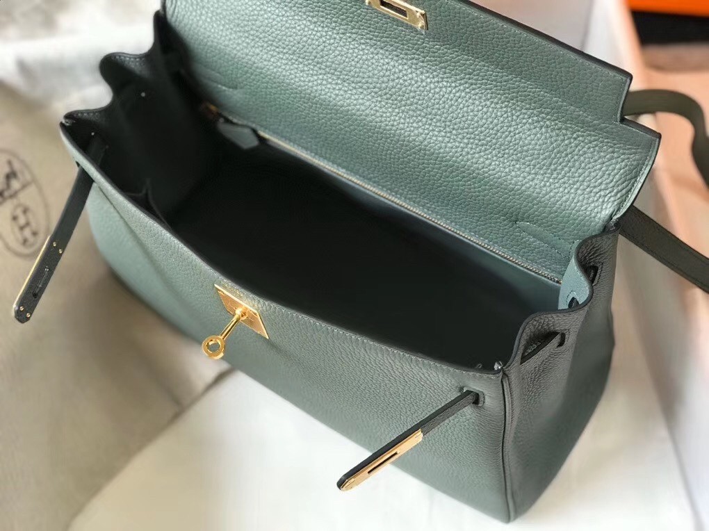 H**mes kelly 32cm retourne bag in vert amande clemence leather
