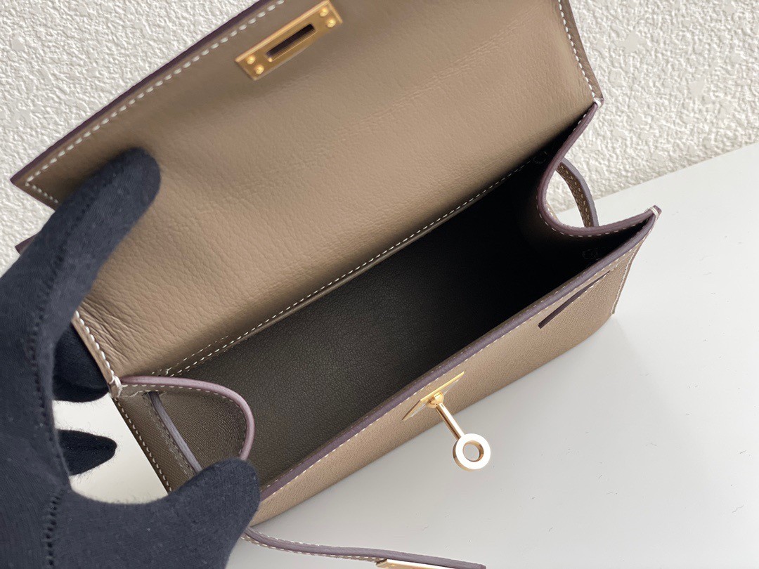 H**mes kelly en desordre 20 handmade bag in taupe epsom calfskin