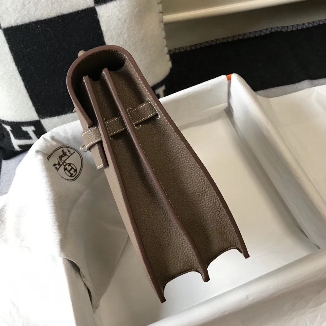 H**mes kelly depeche 34 briefcase in taupe calfskin