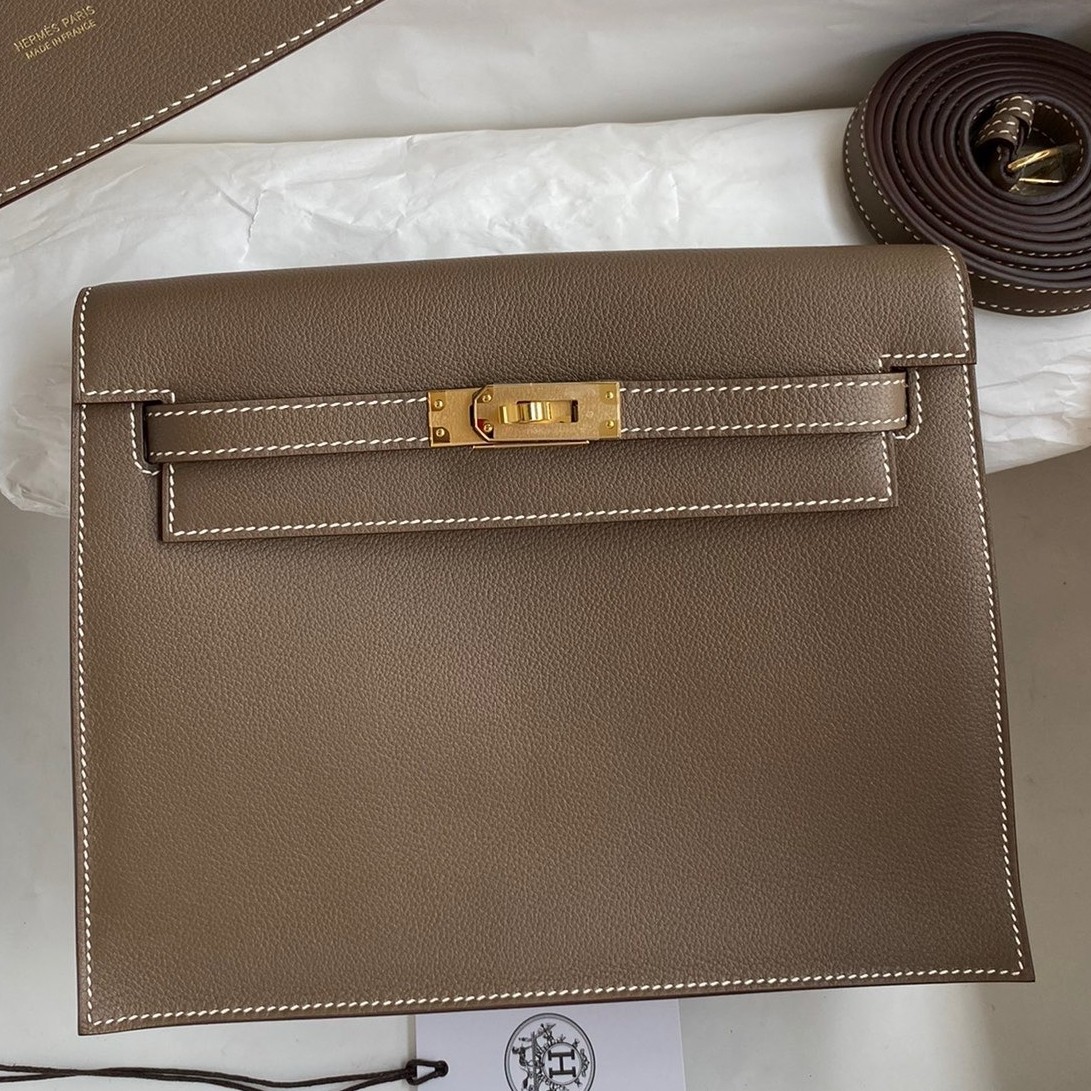 H**mes kelly danse ii handmade bag in taupe evercolor calfskin