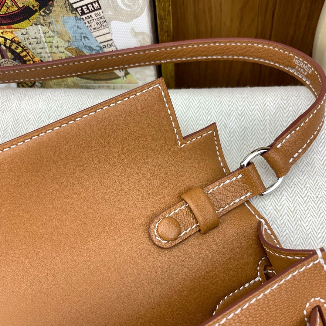 H**mes kelly elan handmade bag in gold chevre mysore leather