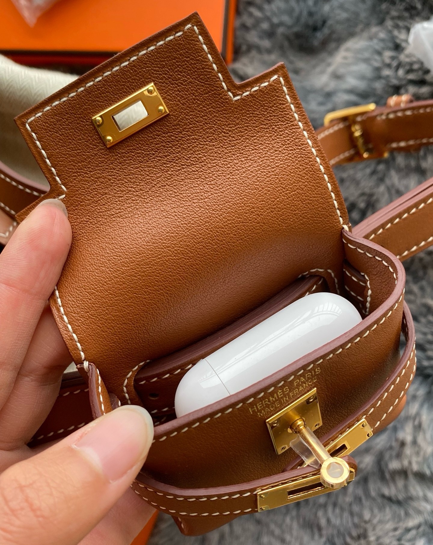 Hermès Kelly Moove Handmade Bag in Gold Swift Calfskin