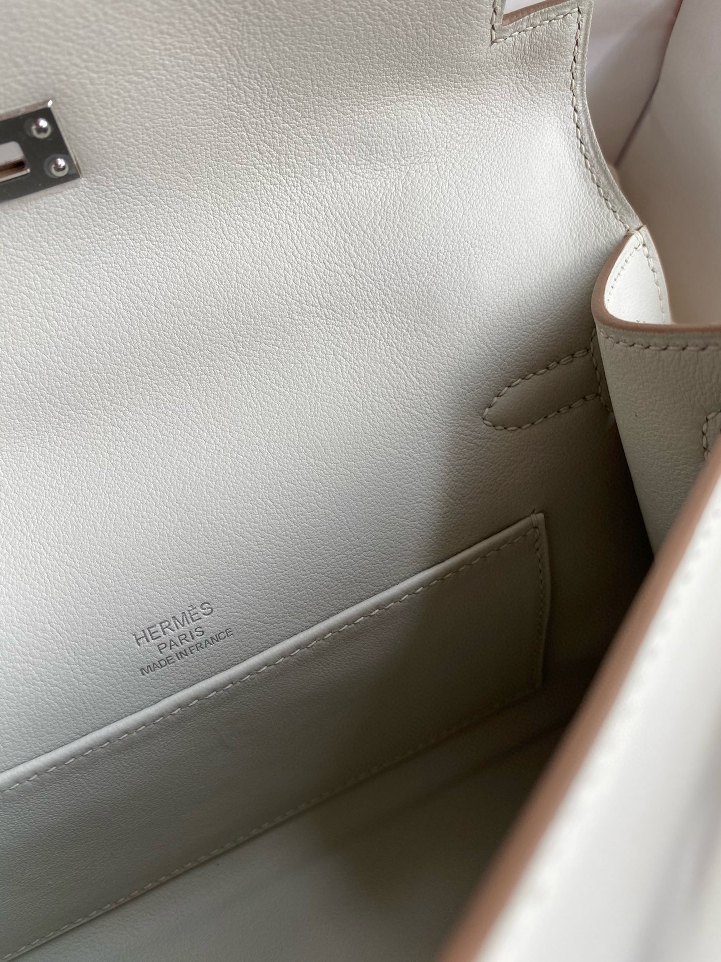 H**mes kelly pochette handmade bag in pearl grey swift calfskin