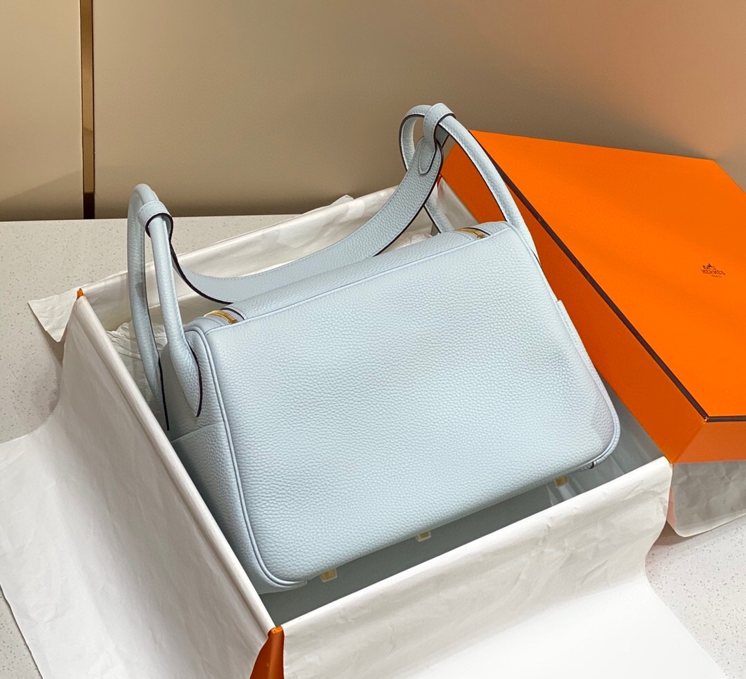H**mes lindy 26cm bag in blue brume clemence leather ghw