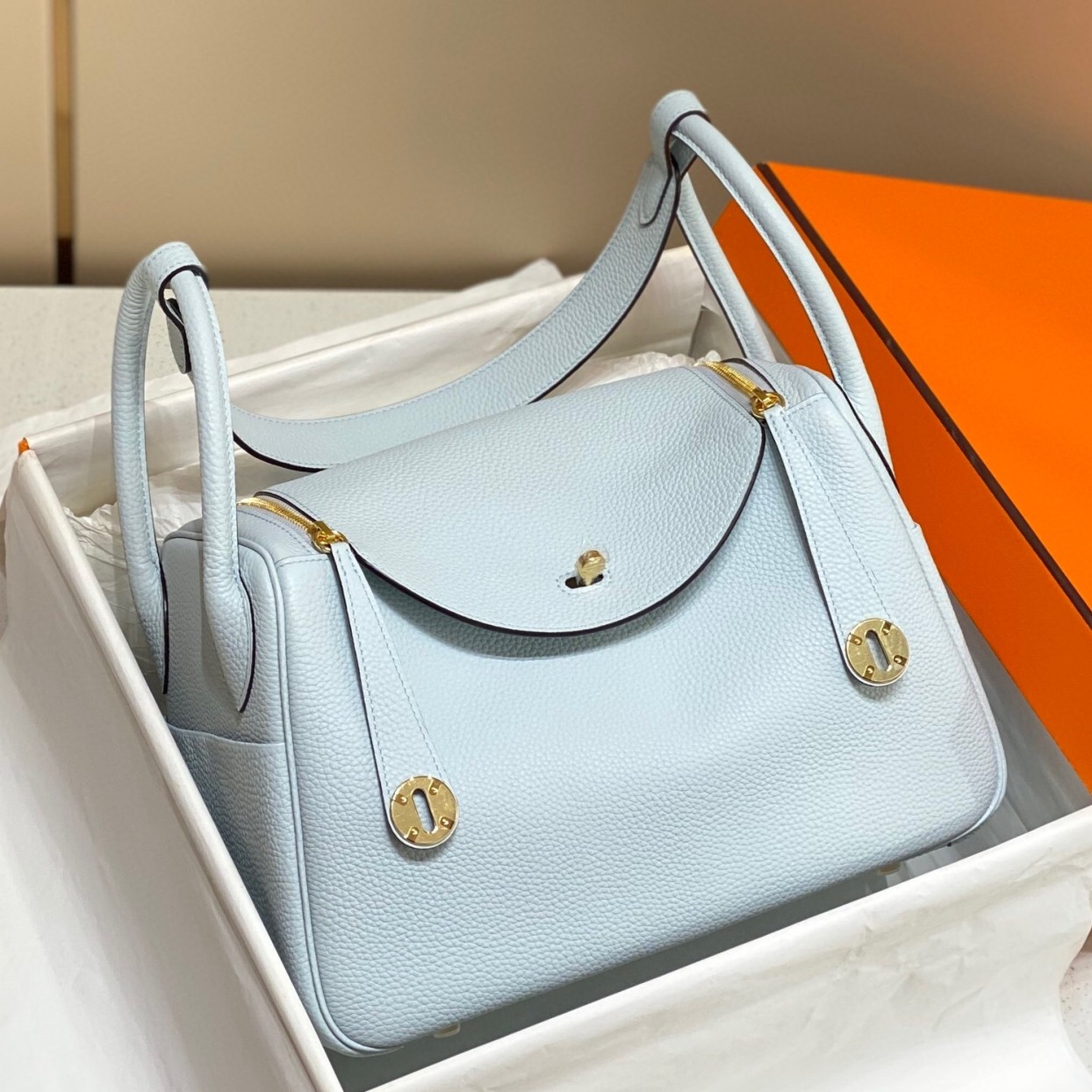 H**mes lindy 26cm bag in blue brume clemence leather ghw