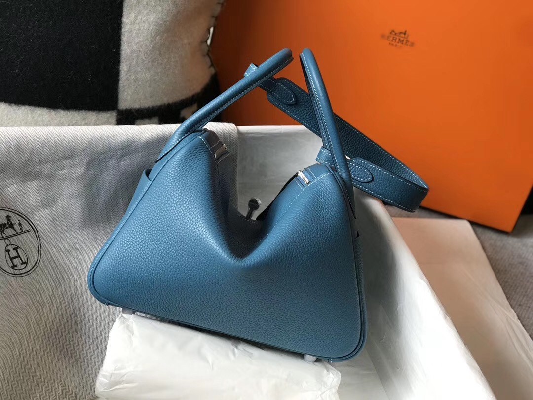 H**mes lindy 26cm bag in blue jean clemence with phw