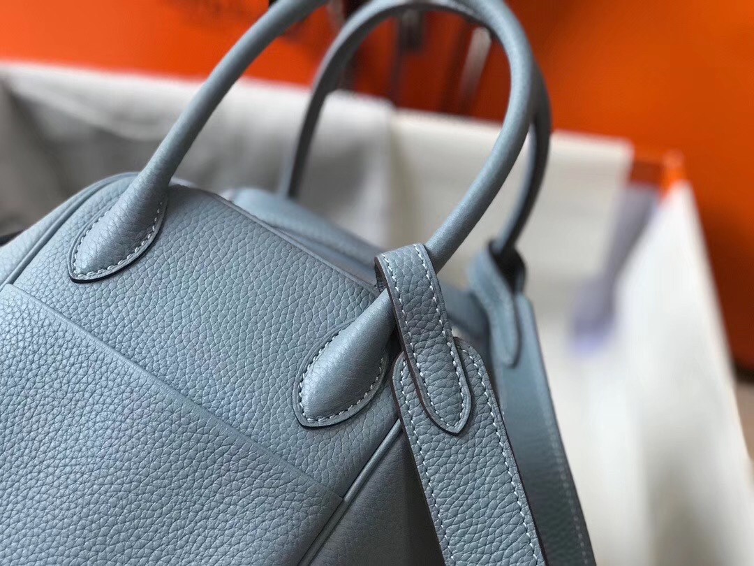 H**mes lindy 26cm bag in blue lin clemence with phw