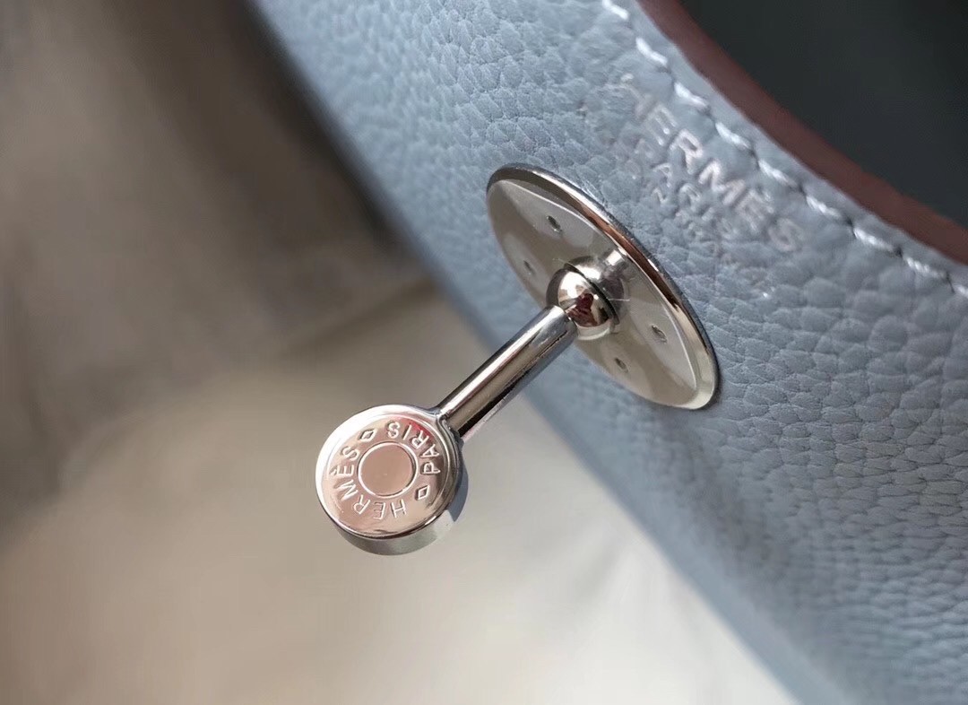H**mes lindy 26cm bag in blue lin clemence with phw