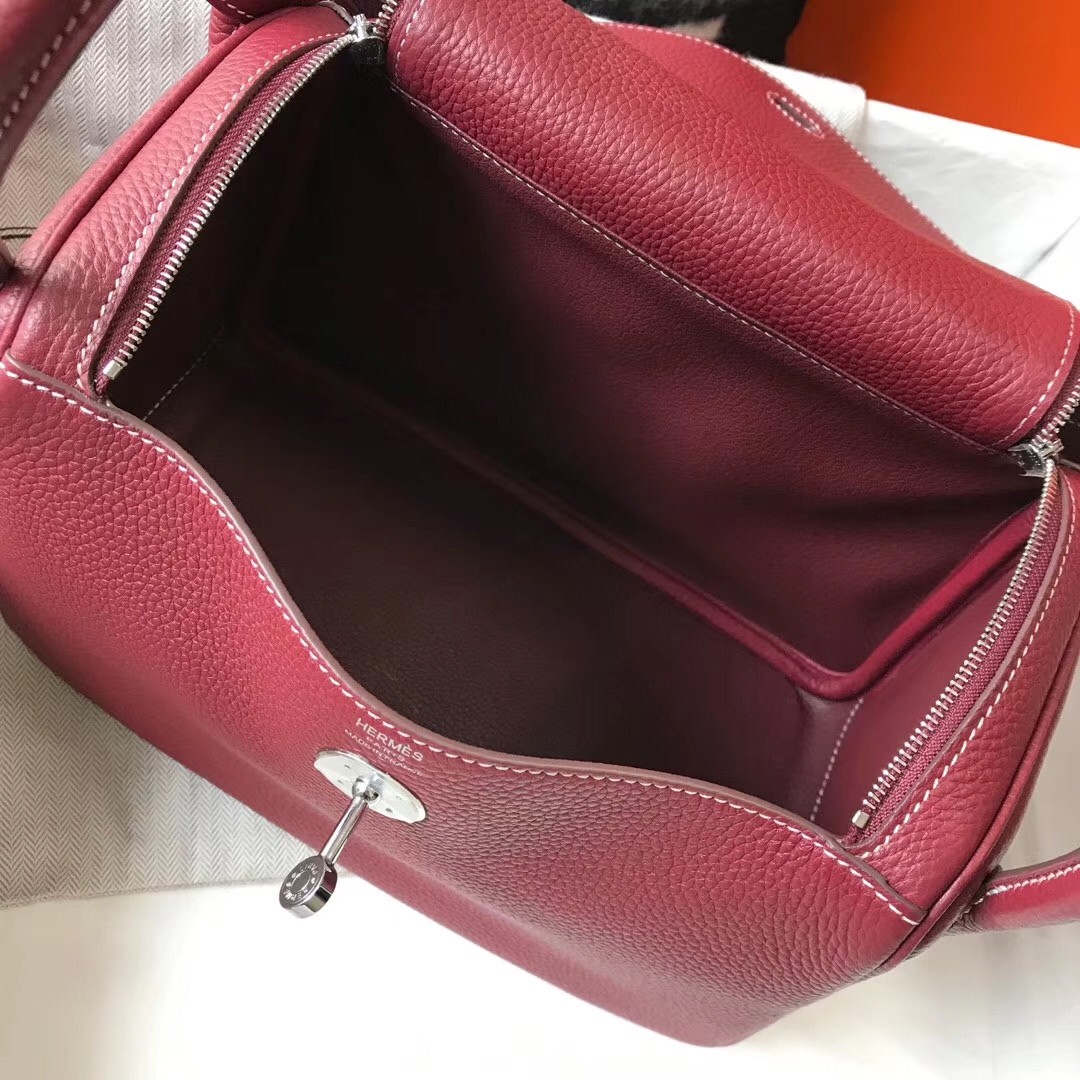 H**mes lindy 26cm bag in bordeaux clemence with phw