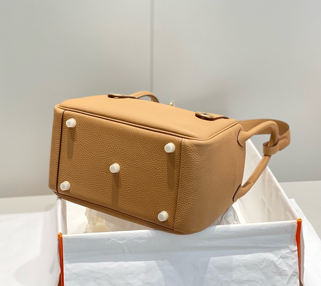 H**mes lindy 26cm bag in chai clemence leather ghw