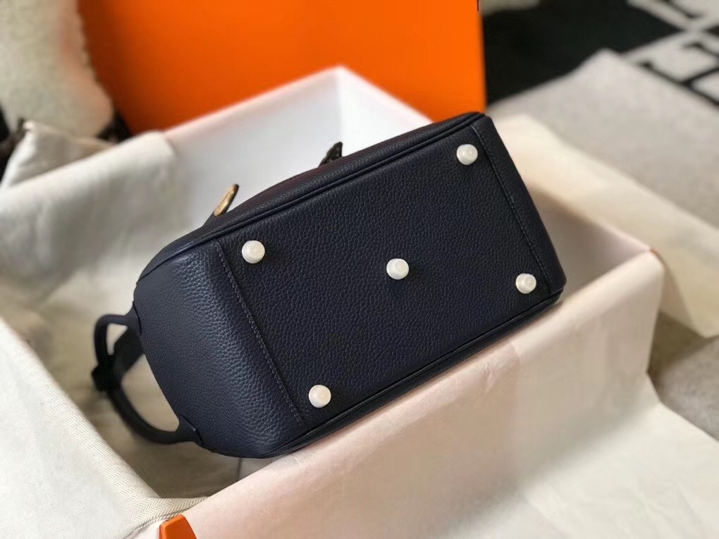H**mes lindy 26cm bag in navy blue clemence with ghw