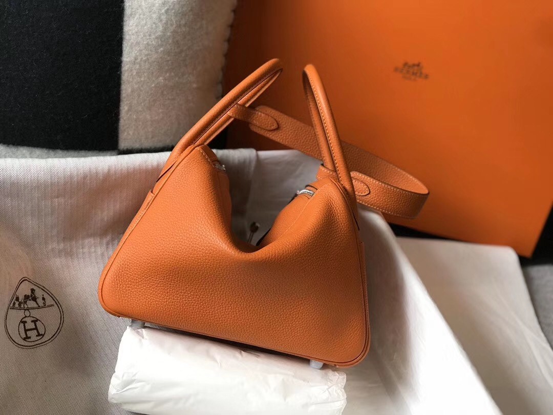 H**mes lindy 26cm bag in orange clemence with phw