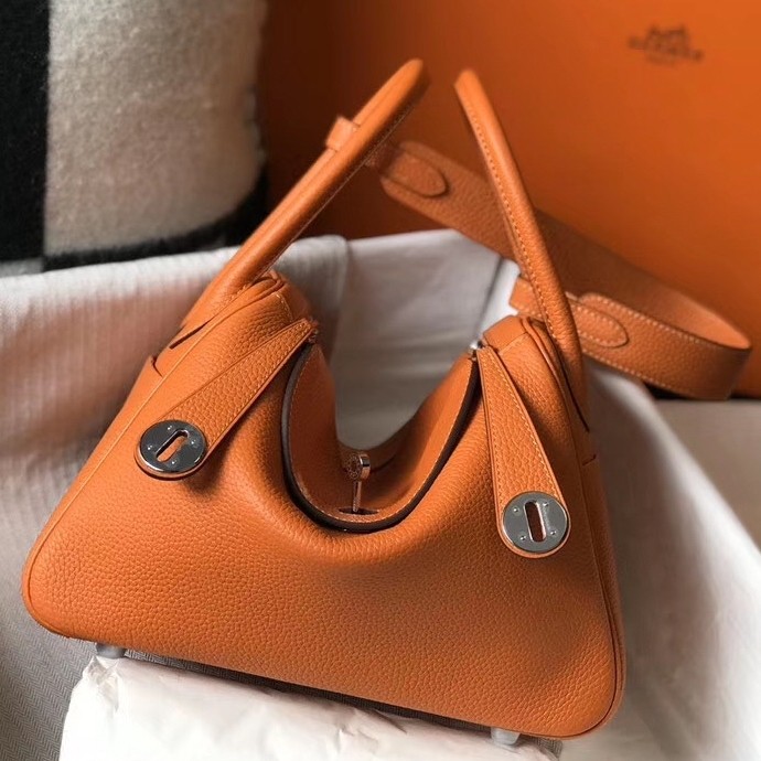 H**mes lindy 26cm bag in orange clemence with phw