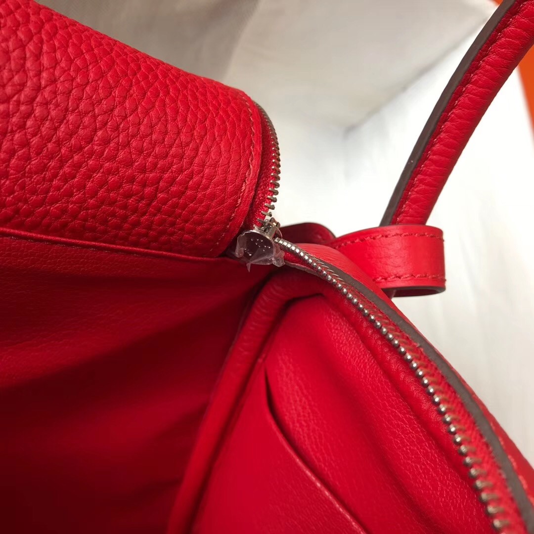 H**mes lindy 26cm bag in red clemence with phw