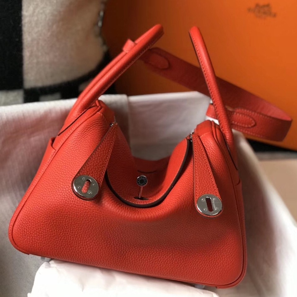 H**mes lindy 26cm bag in red clemence with phw