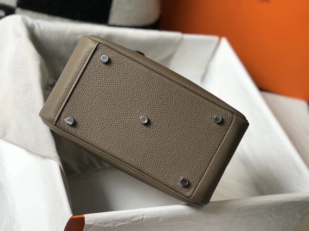 H**mes lindy 26cm bag in taupe grey clemence with phw