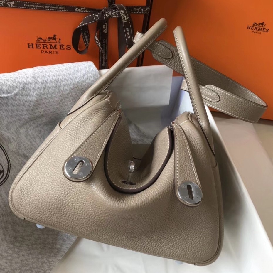 H**mes lindy 26cm bag in gris tourterelle clemence with phw