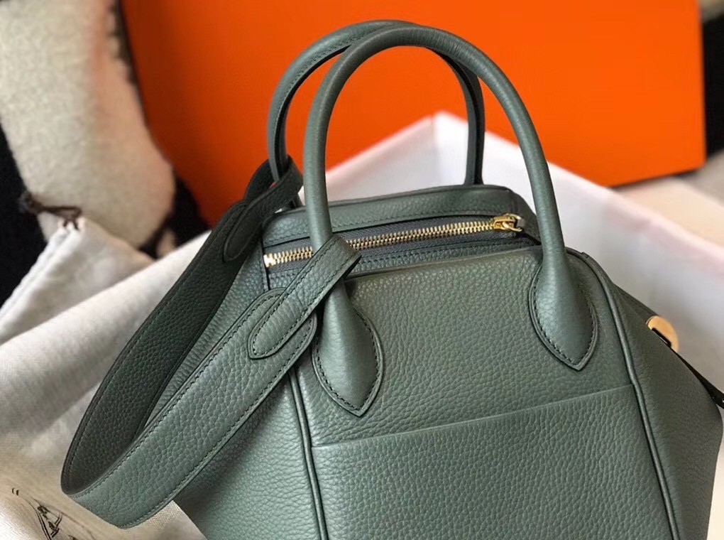 H**mes lindy 26cm bag in vert amande clemence with ghw