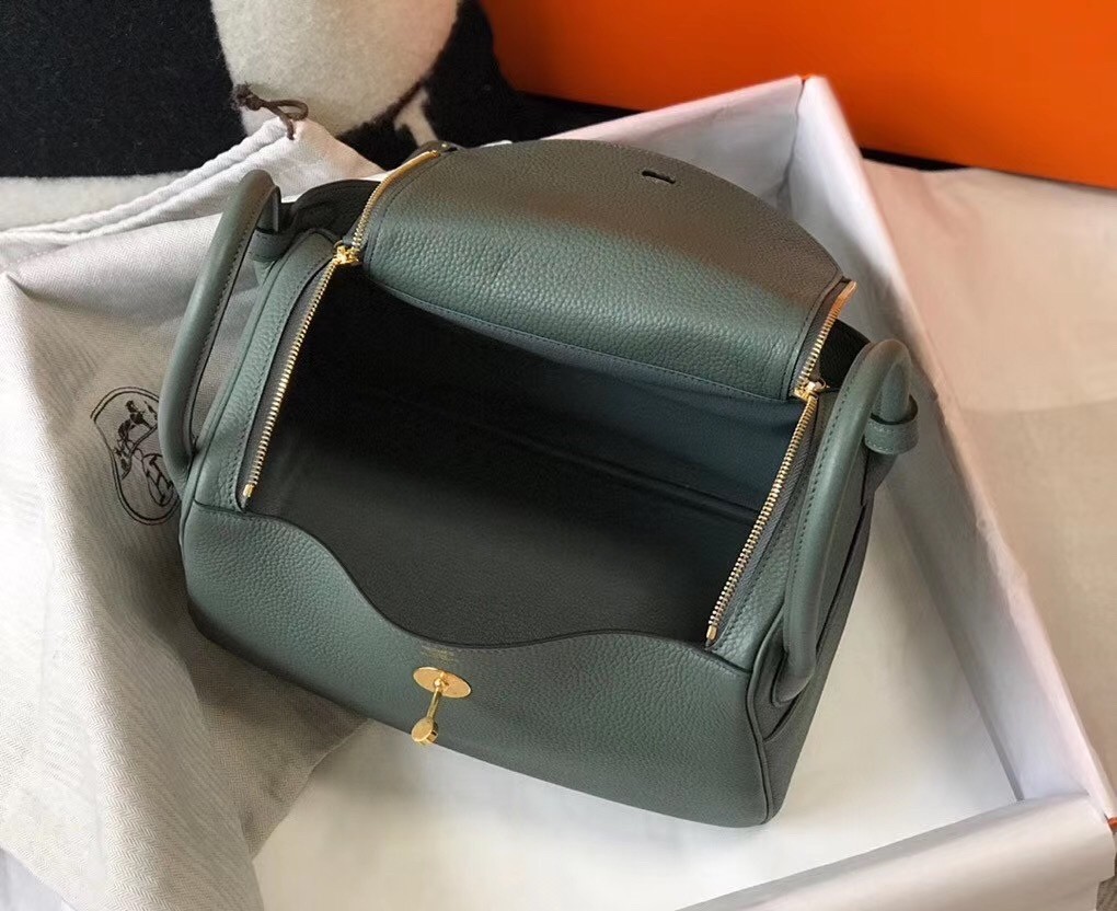 H**mes lindy 26cm bag in vert amande clemence with ghw