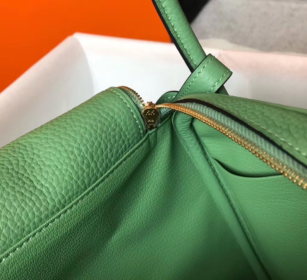 H**mes lindy 26cm bag in vert criquet clemence with ghw