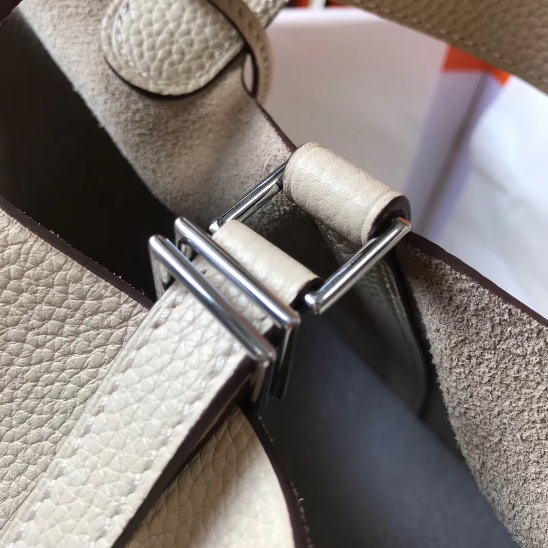 H**mes picotin lock 18 bag in beton clemence leather