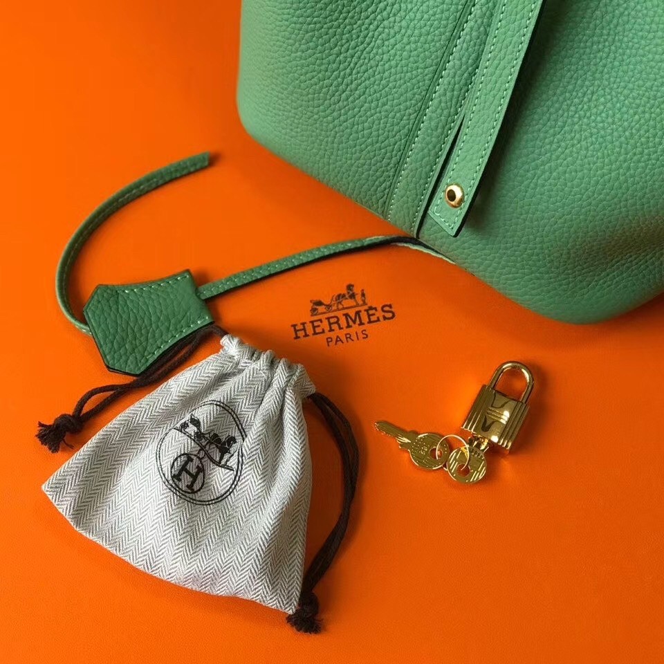 H**mes picotin lock 18 bag in vert criquet clemence leather