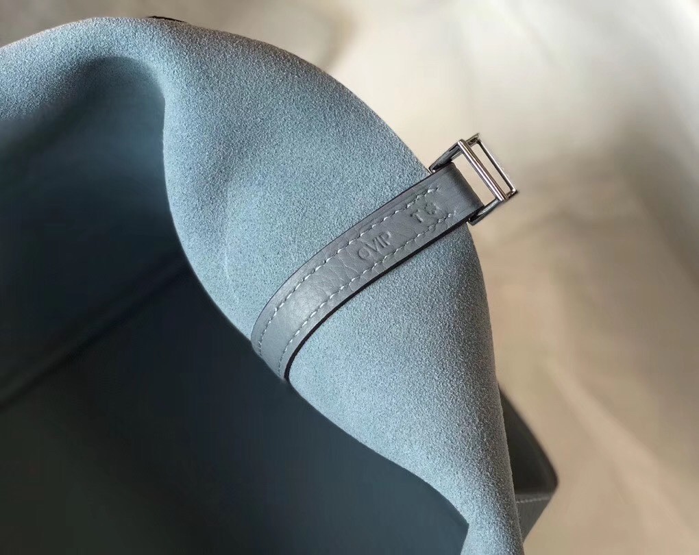 H**mes picotin lock 22 bag in blue lin clemence leather