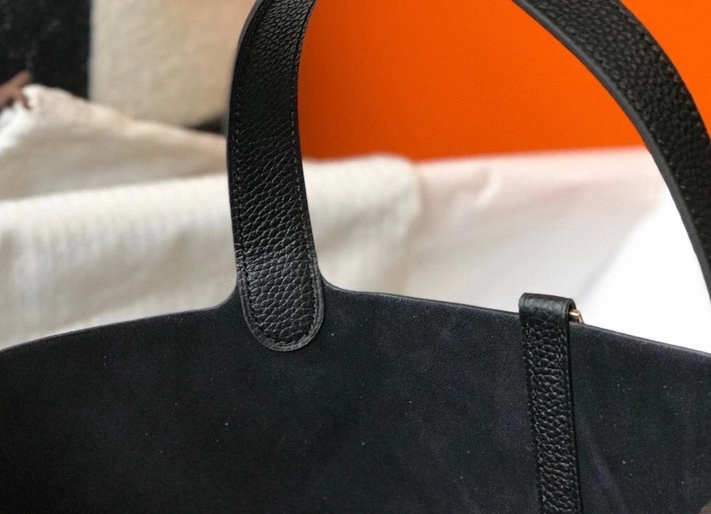 H**mes picotin lock 22 bag in black clemence leather