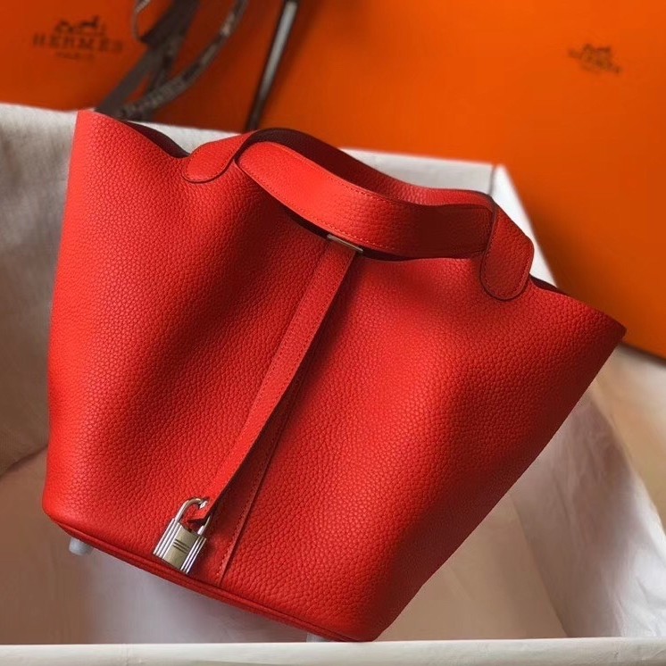 H**mes picotin lock 22 bag in red clemence leather