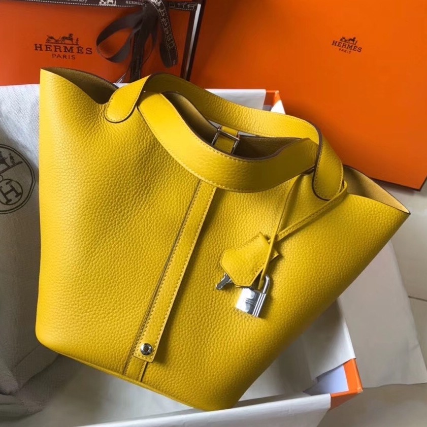 H**mes picotin lock 22 bag in yellow clemence leather