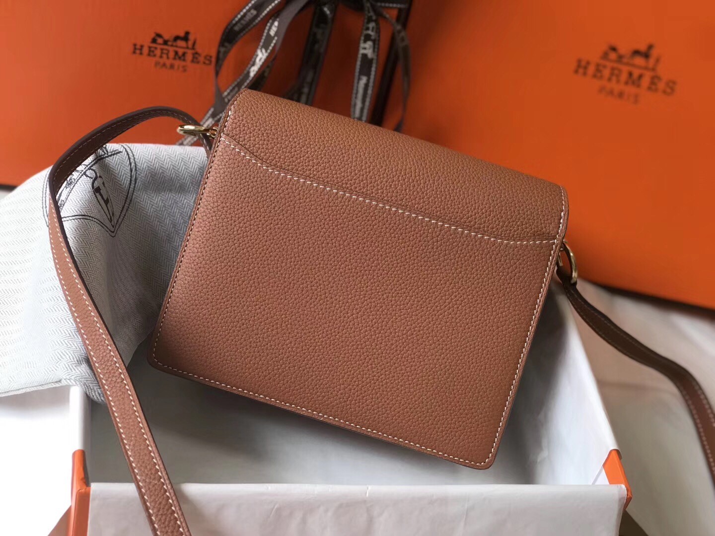 H**mes sac roulis mini bag in gold evercolor calfskin