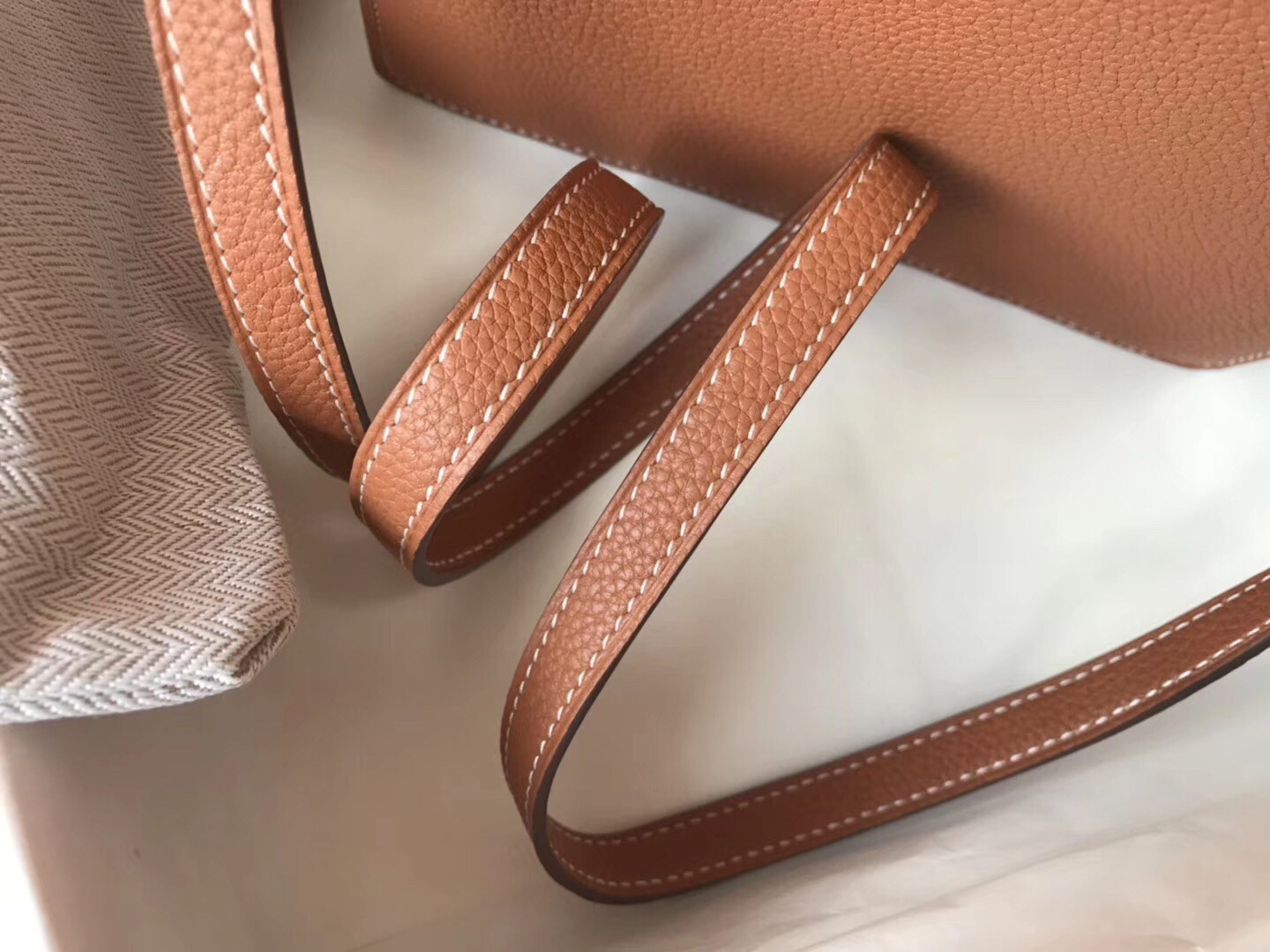 H**mes sac roulis mini bag in gold evercolor calfskin