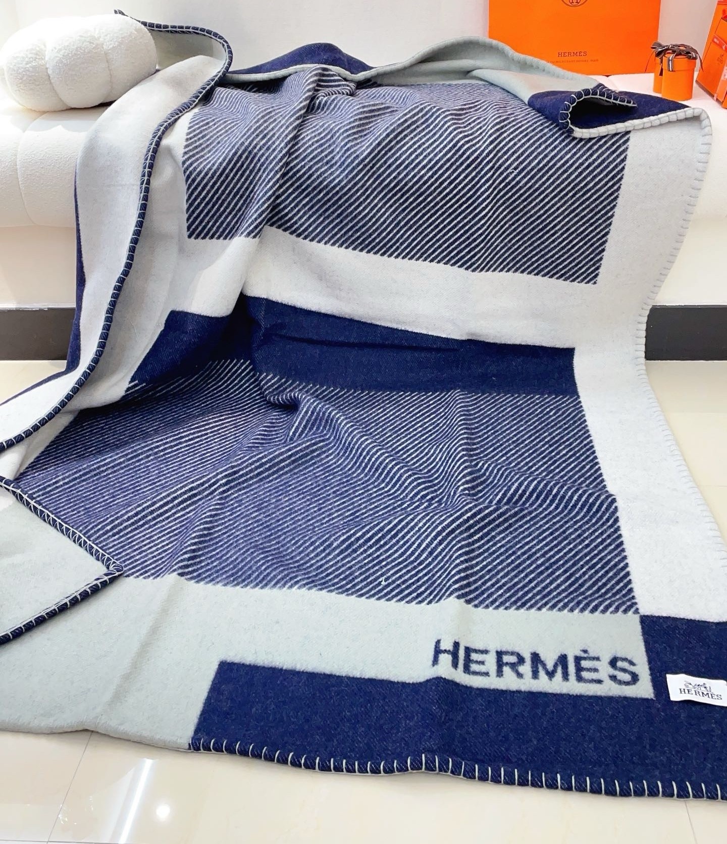 H**mes h riviera blanket in marine wool and cashmere