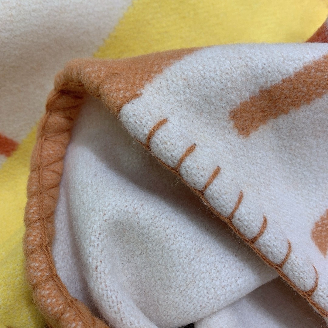 H**mes avalon h club blanket in terre cuite/yellow cashmere