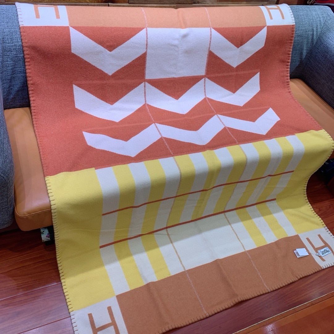 H**mes avalon h club blanket in terre cuite/yellow cashmere