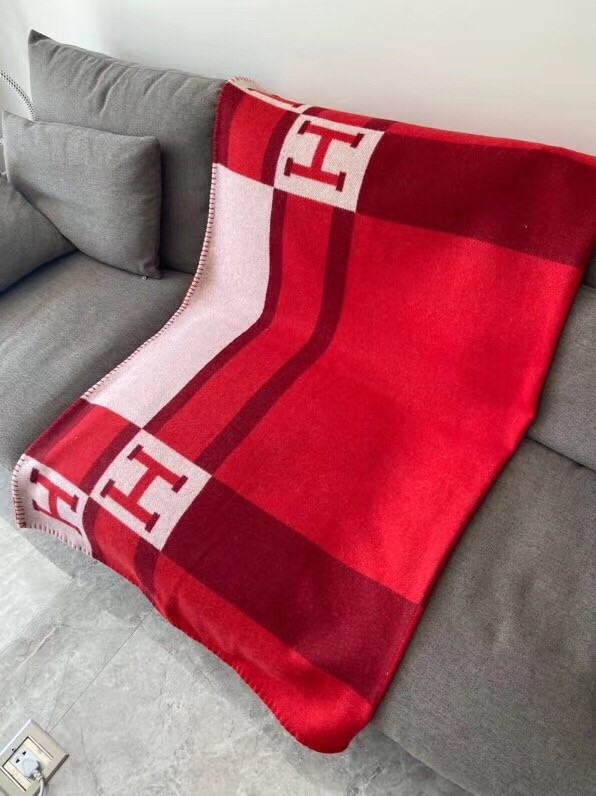 H**mes rouge avalon bayadere throw blanket