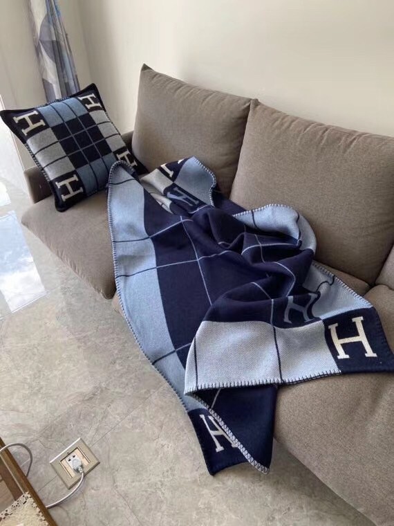 H**mes blue avalon iii throw blanket