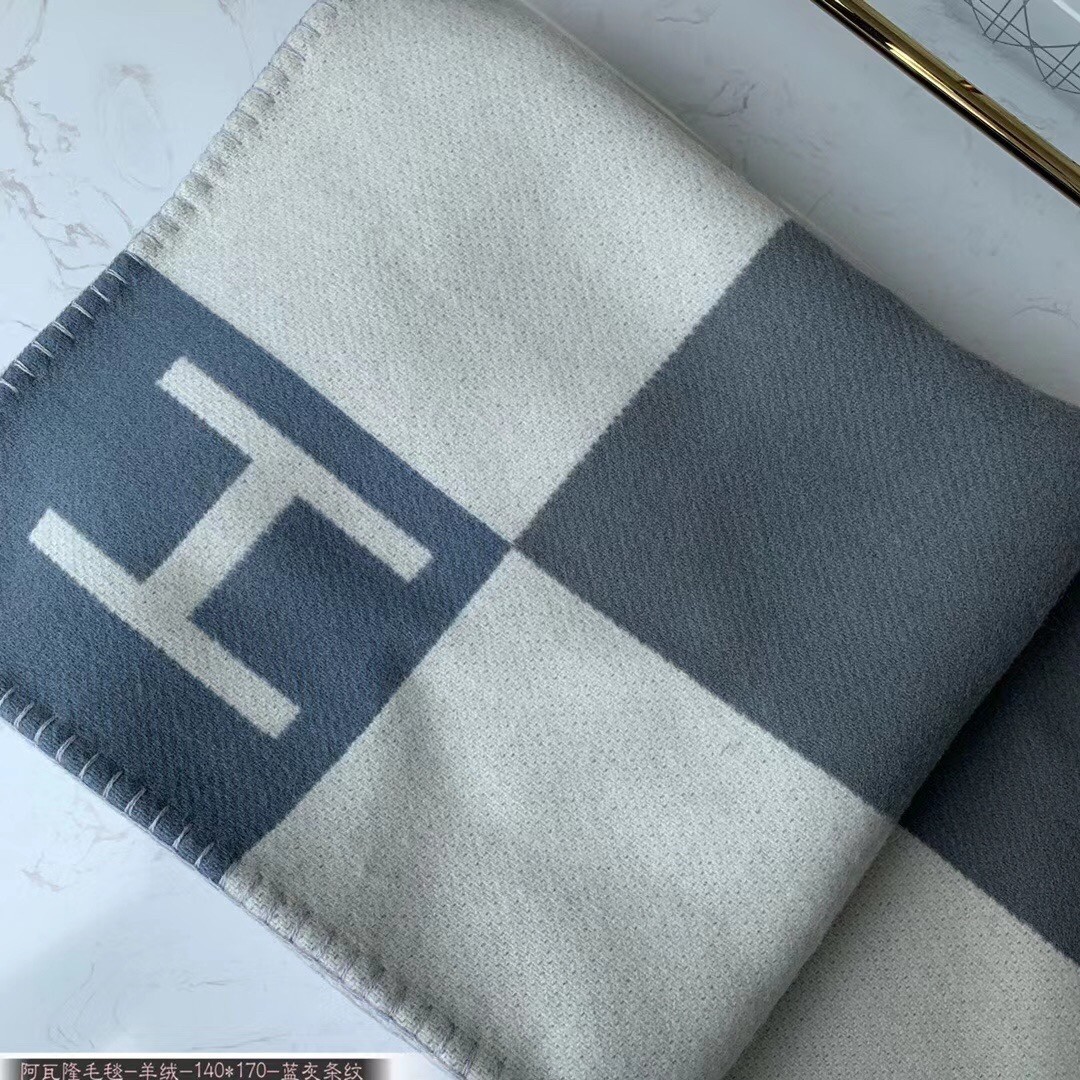 H**mes ecru gris avalon vibration throw blanket