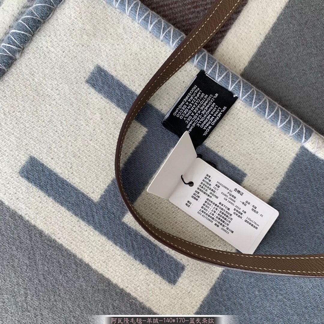 H**mes ecru gris avalon vibration throw blanket