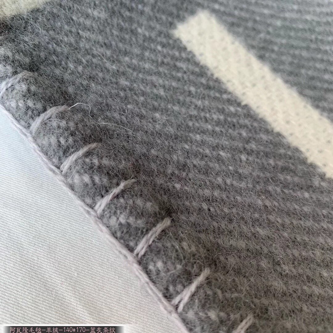 H**mes ecru gris avalon vibration throw blanket