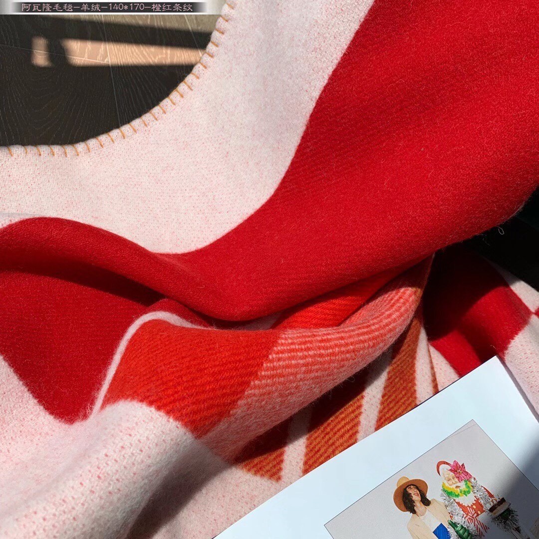 H**mes geranium avalon vibration throw blanket