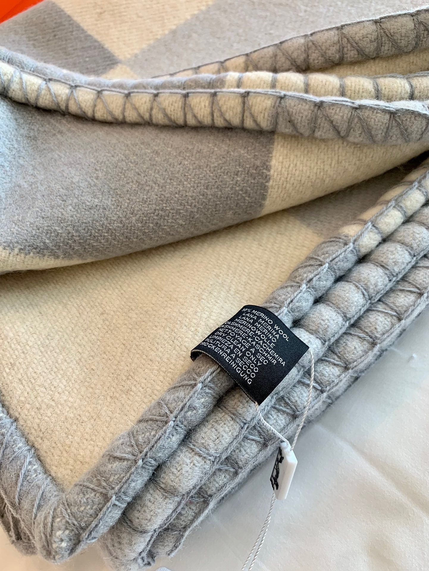 H**mes h drapeau blanket in acier and perle cashmere