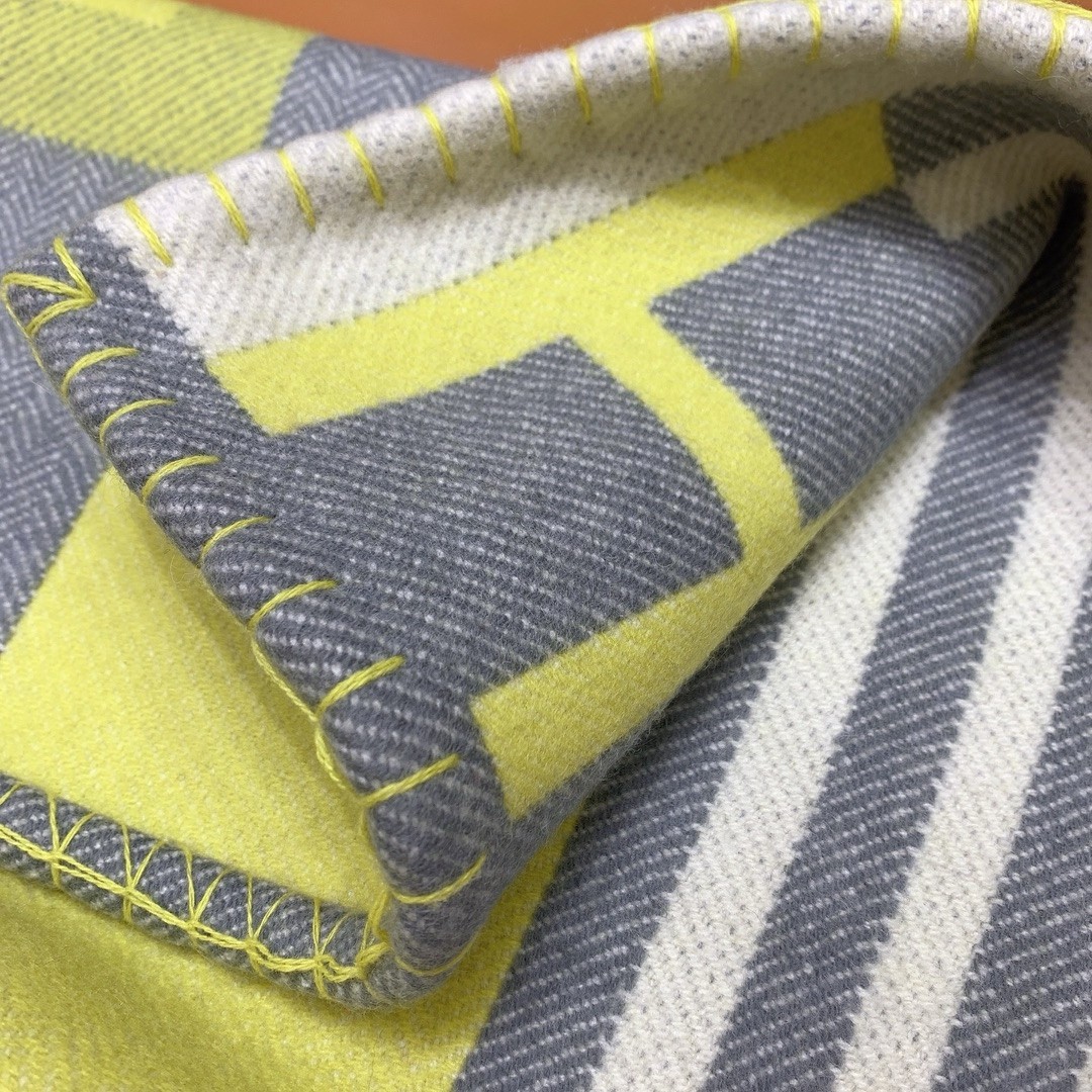 H**mes ithaque blanket in tilleul wool and cashmere